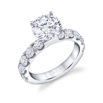 Round Cut Classic Engagement Ring - Octavie