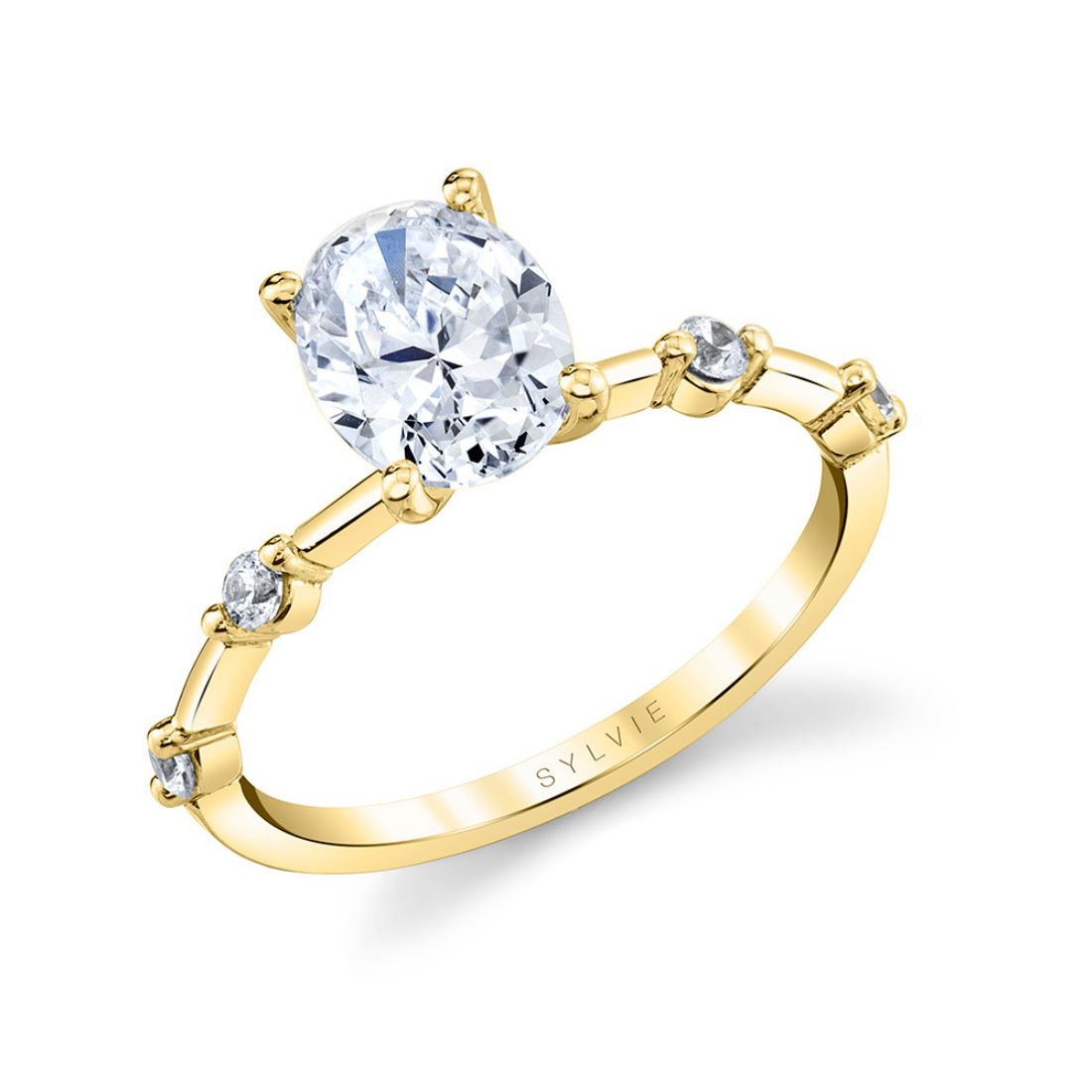 a guide to 2 carat diamond engagement rings