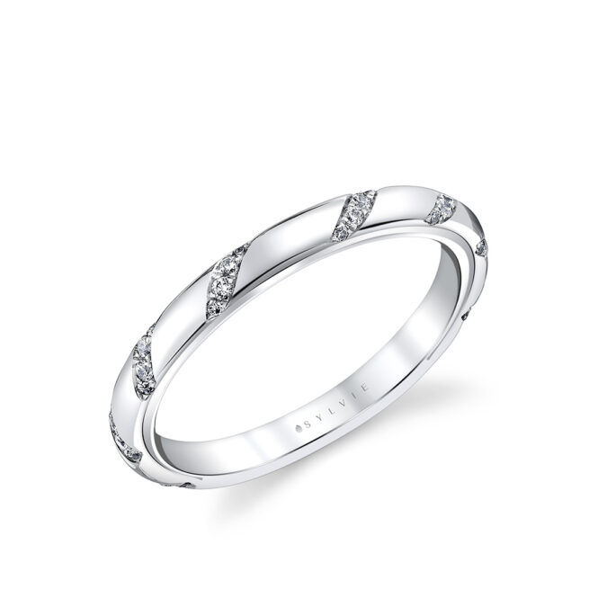 flush set spiral wedding ring