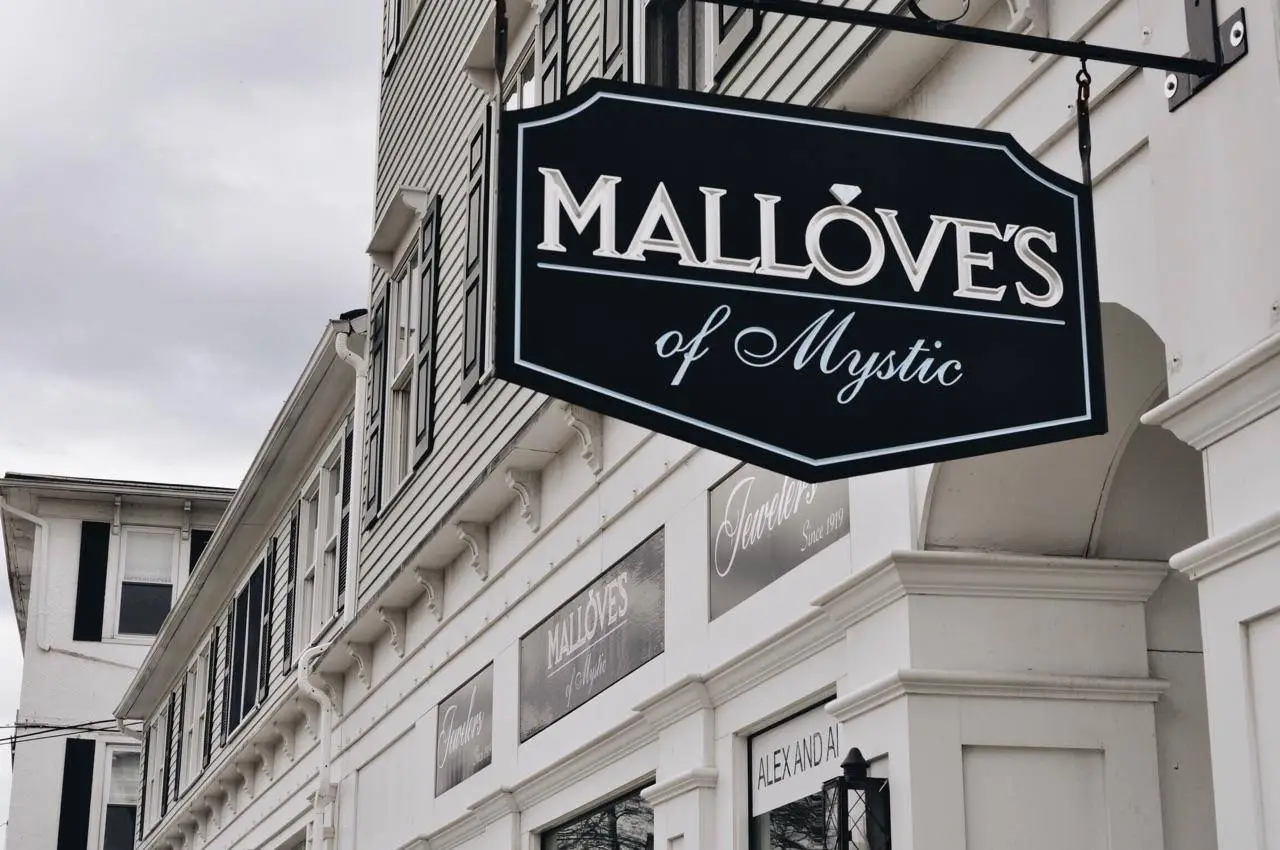 Mallove’s Jewelers – Mystic